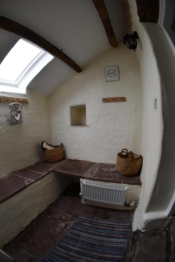 Pant Llwyd Farm Llangynidr Exterior foto