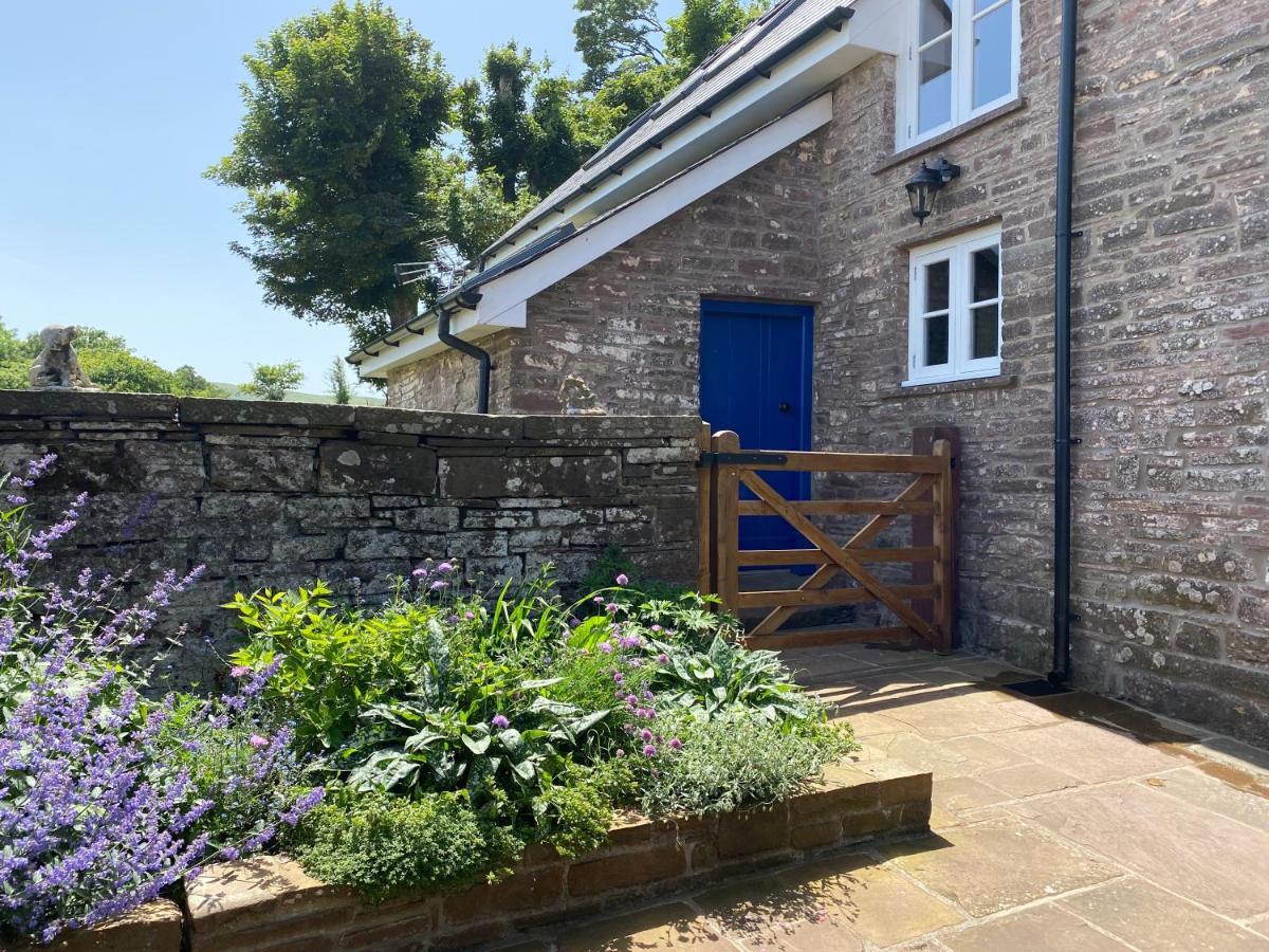 Pant Llwyd Farm Llangynidr Exterior foto